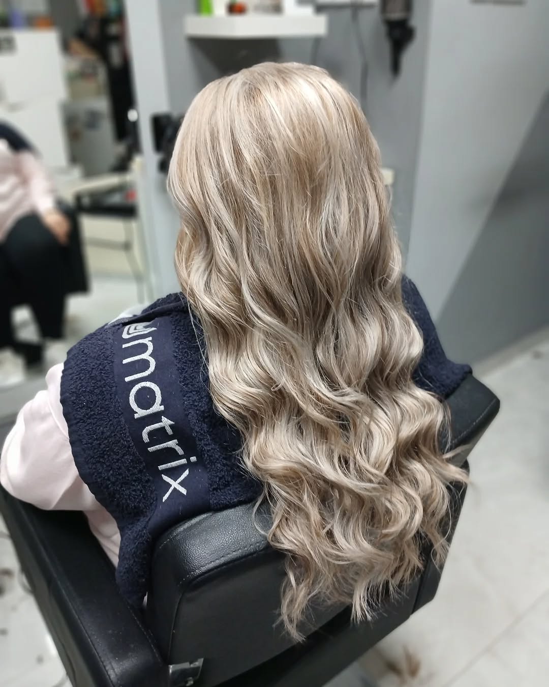 Svijetli balayage valovi nakon tretmana u Frizerskom Studiju Millennium
